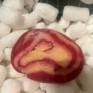 Lush Cinnamon Roll Bubble Bar